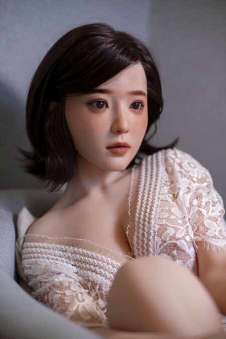Ракель - азиатская секс-кукла с длинными волосами1